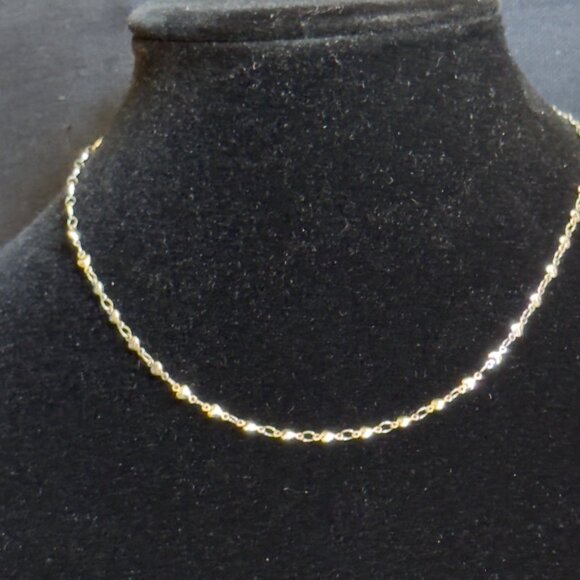 Silver-Tone Chain Necklace With Heart Detailing Women's 18 Inches - Picture 1 of 7